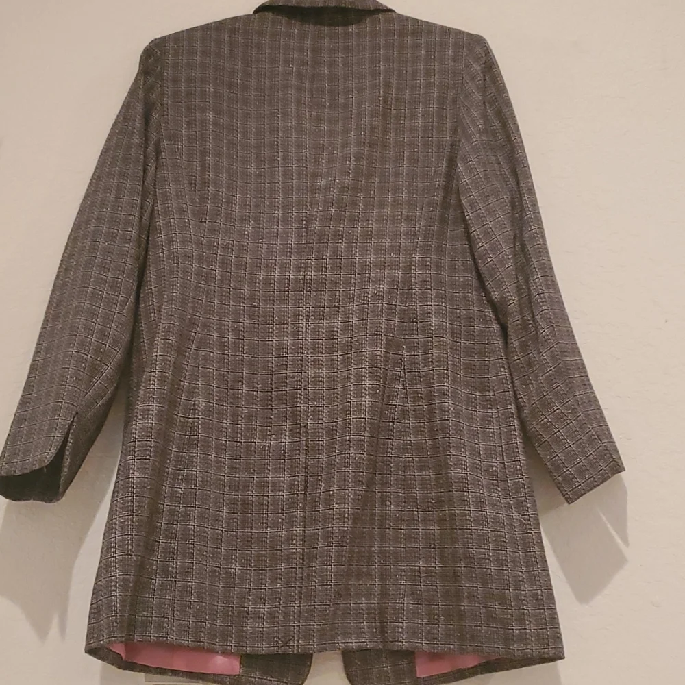 Blazer - Picture 3 of 4